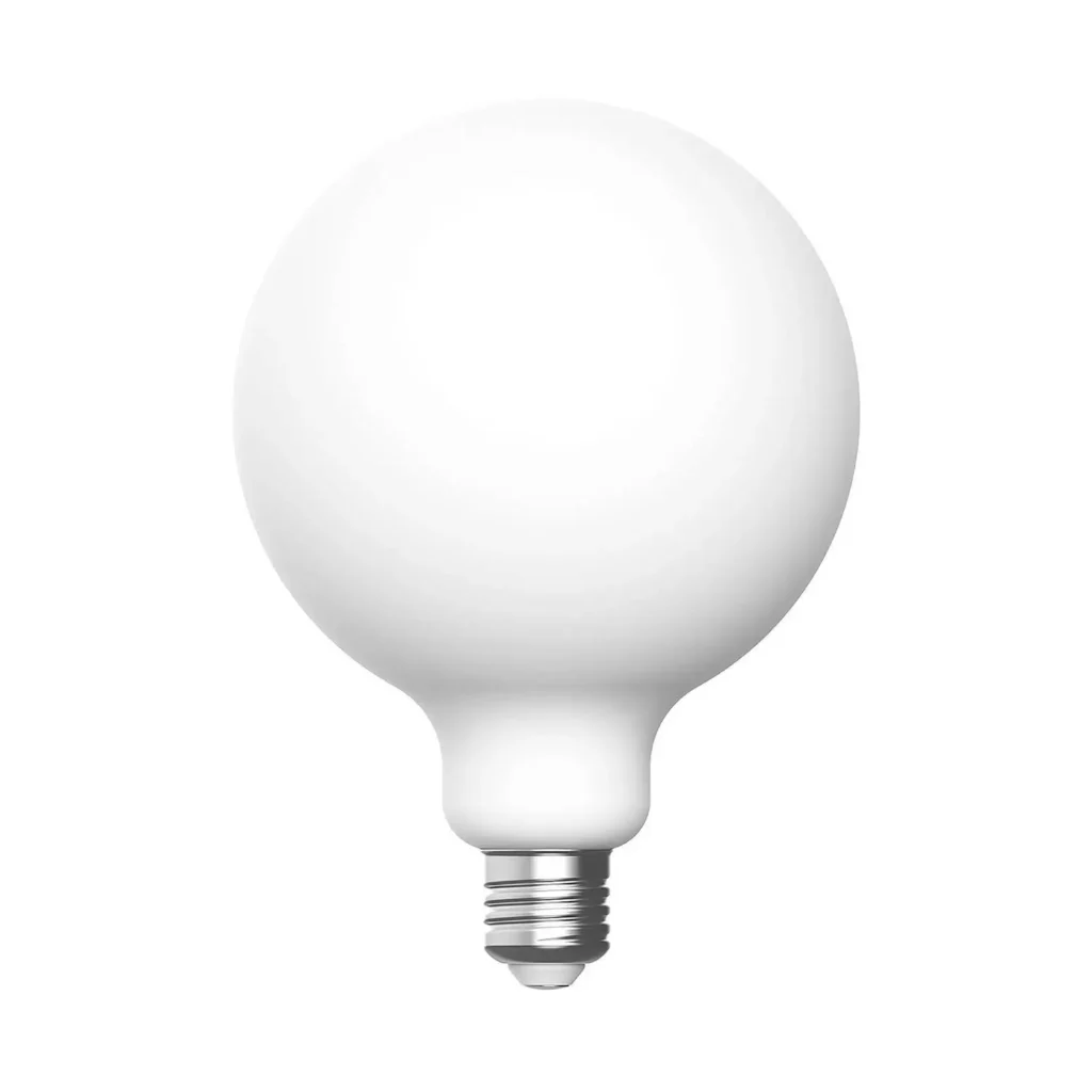LED žarulja E27 G125 7W 2700K dimabilna s efektom porculana pruža predivno toplo svjetlo (2700K) ugodno za oči. S CRI 95, osigurava prirodnu reprodukciju boja, a dimabilna funkcija omogućuje prilagodbu svjetline. Idealna za modernu rasvjetu, dekorativnu rasvjetu i rasvjetu dnevnog boravka. Energetski učinkovita i dugotrajna, savršen je izbor za visilice, stolne lampe i zidne svjetiljke.